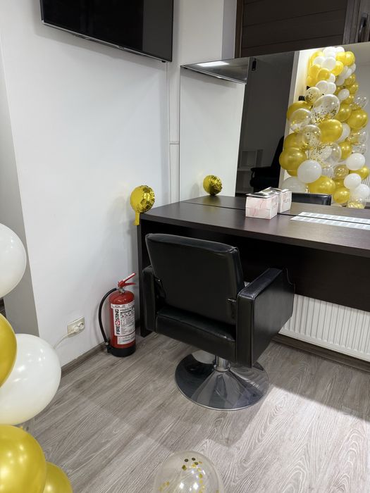 Închiriem post de coafor