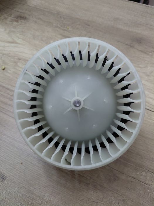 Продам вентилятор печки от кобалта