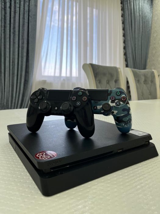 Play station 4 slim