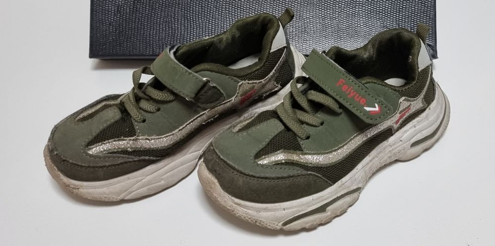 Кроссовки на мальчика