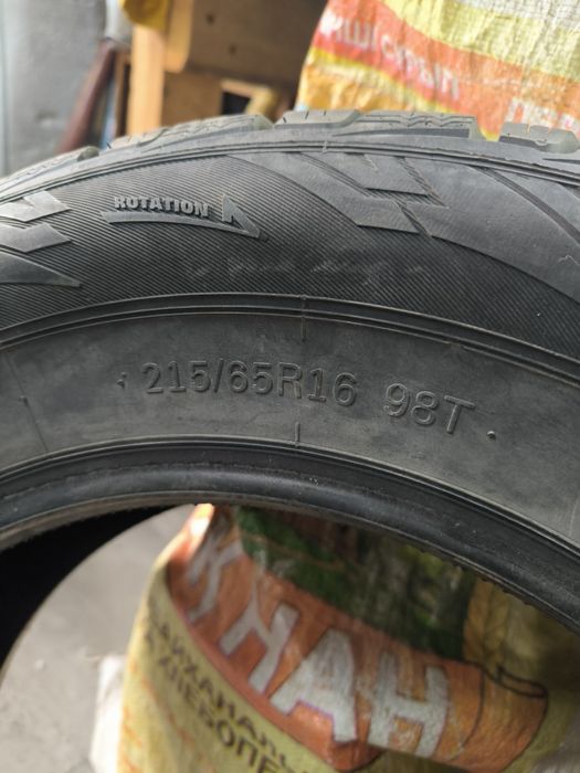 2  шины(зима) Rosava 215/65R16