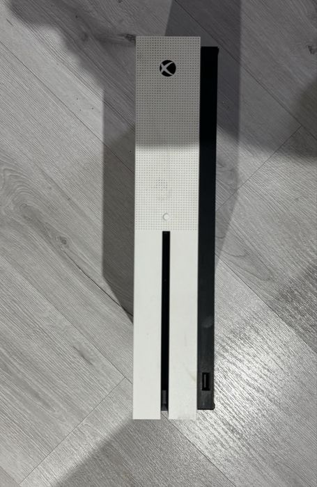 Xbox ONE S +Jocuri