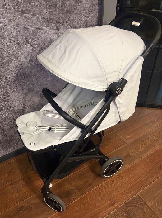 Лятна количка Cybex Beezy