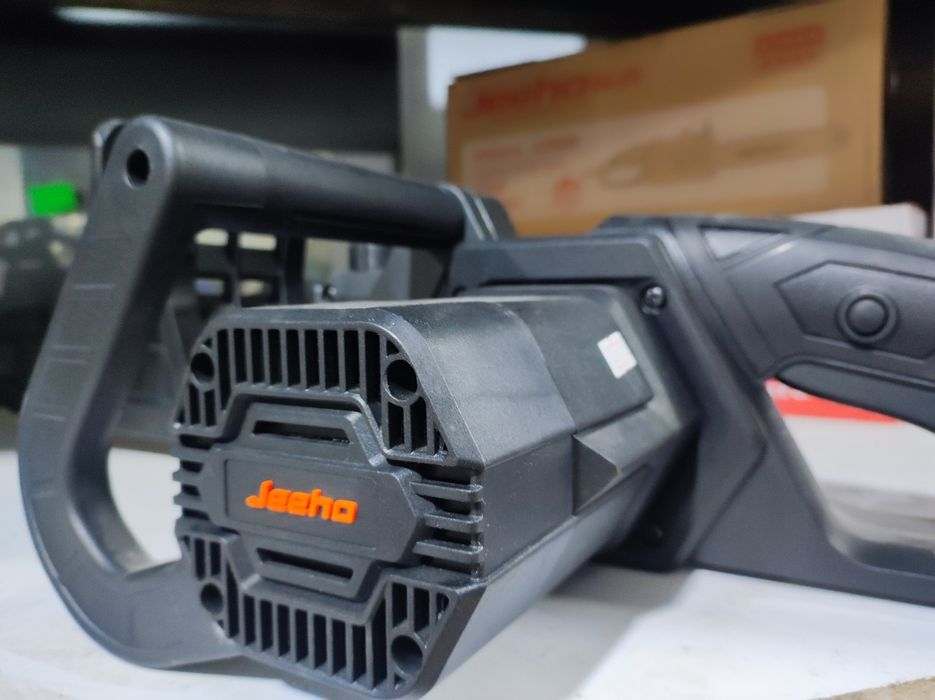 Бензопилы и запасные части к ним