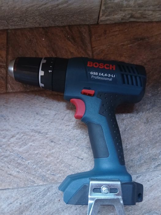 Mașină de  gaurit și  filetat bosch