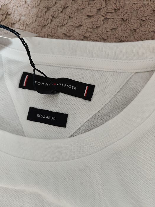 Tricou tommy, original cu eticheta ! + hanorac