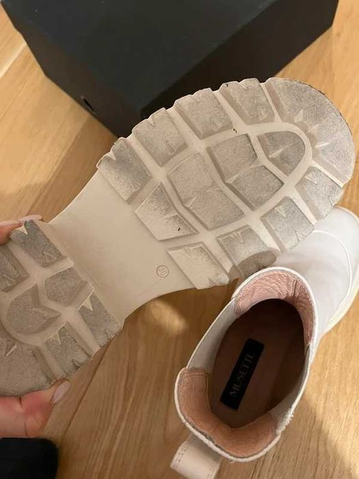 Ghete Musette alb/crem piele naturală