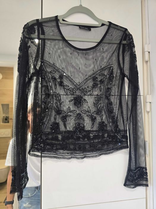 Елегантна черна блуза от тюл с мъниста и пайети – S – 17 €