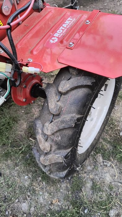 Vând motocultor nou