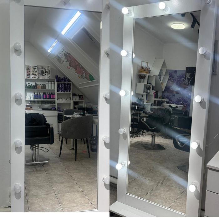 Продам зеркало для макияжа , парикмахерское