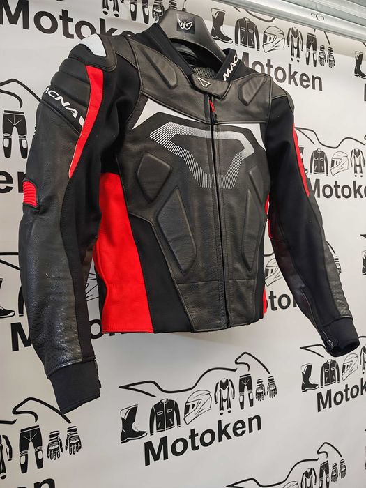 Costum moto piele Macna Voltage cu cocoasa ca nou marime S