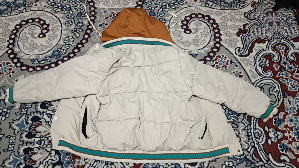 Srochno! Kurtka sotlvoti razmer 3XL