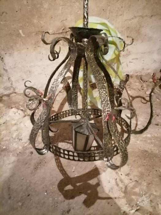 Полилей ковано желязо