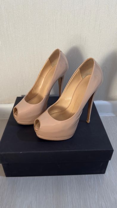 Туфли бежевые Giuseppe Zannoti