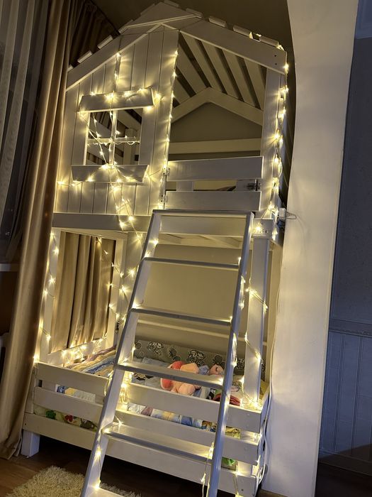 Продам двухъярусную кровать