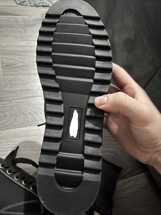 adidasi numeris marimea 43