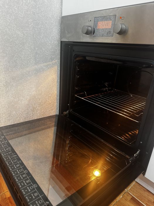 Продам встроенную духовку