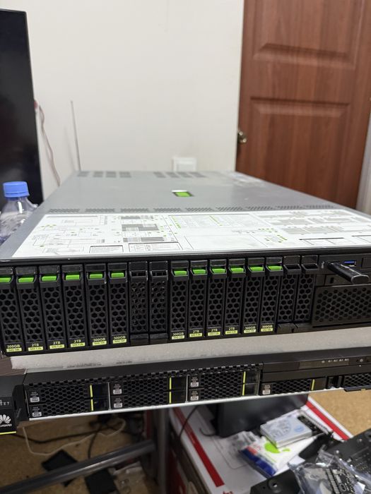 продам мощный сервер futjitsu
