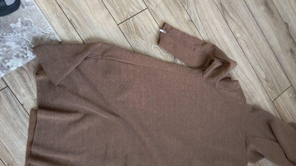 Trenci cu glugă, foarte ușor de purtat