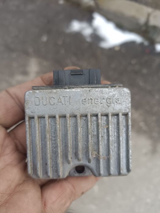 Vind releu încărcare Ducati scuter Suzuki katana  preț afișat fix