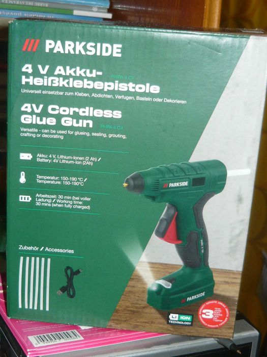 Pistol lipit batoane plastic NOU cu acumulator 2 Ah 4 V Parkside