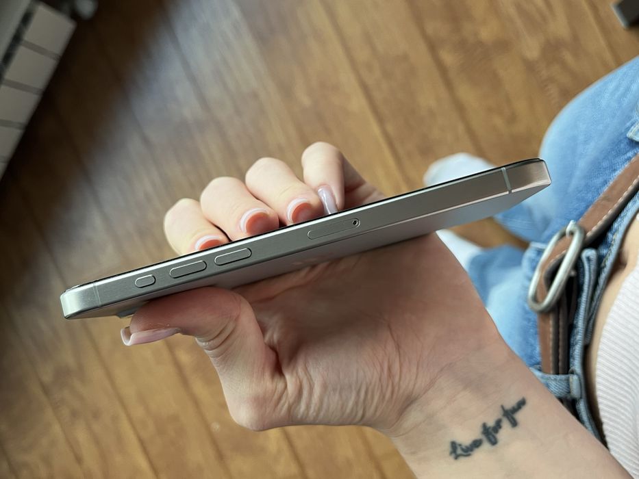 iPhone 15 pro max серый