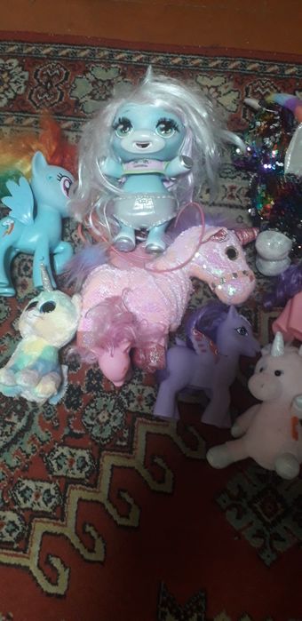 Продам игрушку лошади