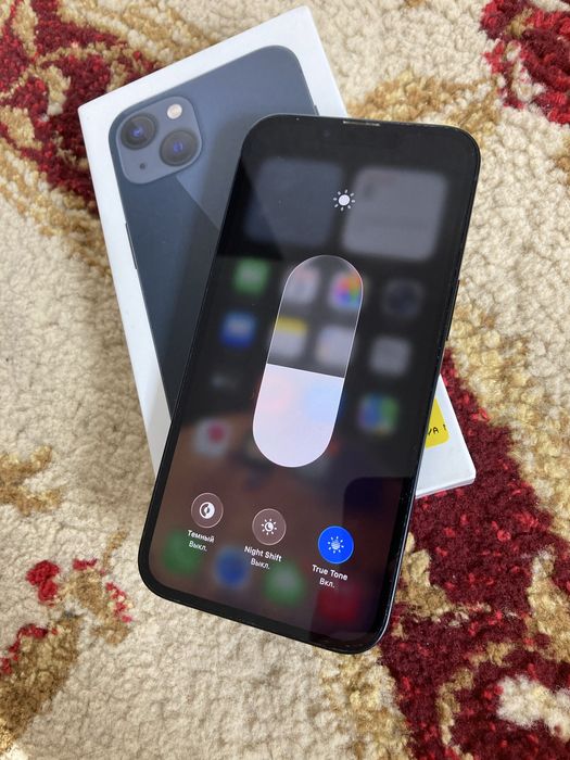 Продам iPhone 13.