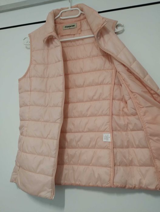 Vestă  Roz pal mărimea M nouă