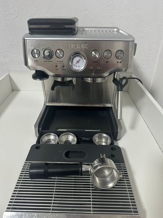 Кофемашина Bork c801