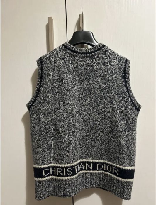 Наличен пуловер