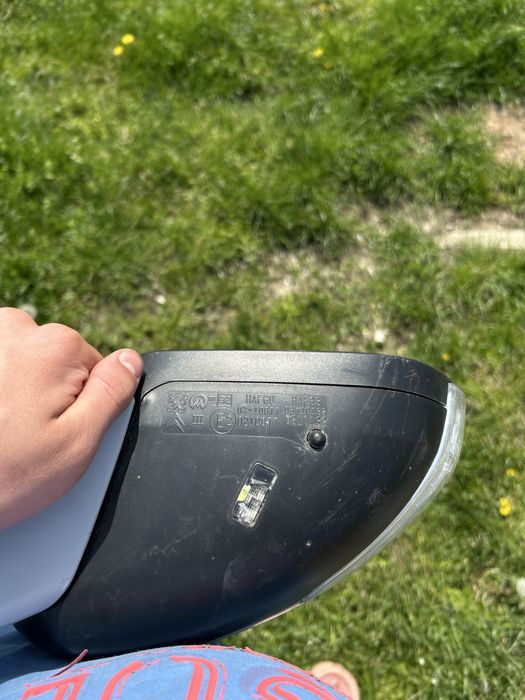 Vand sau schimb cu o pereche de ochelari polaroid noi