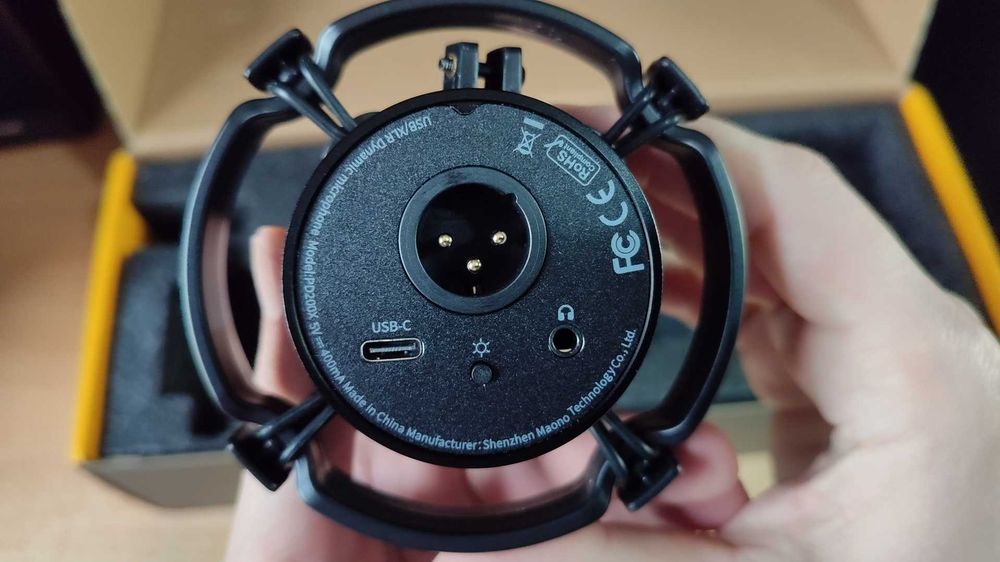 Динамический микрофон MAONO PD200X, пантограф в комплекте