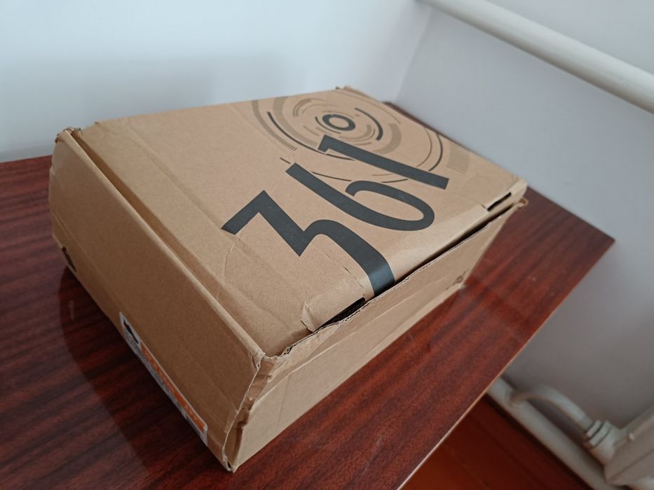 Продам беговые кроссовки 361 degrees