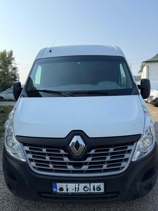Vând Renault Master
