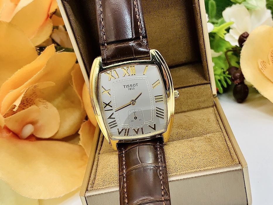 Фирменные Швейцарские заводские золотые часы Tissot