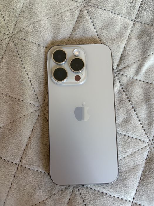 Телефон Iphone 15 pro