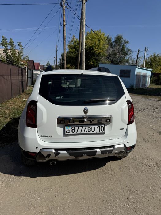 Renaul duster машина