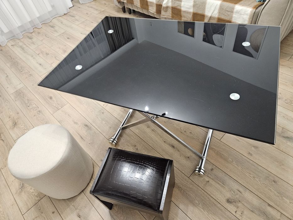 Стол стеклянный для дома