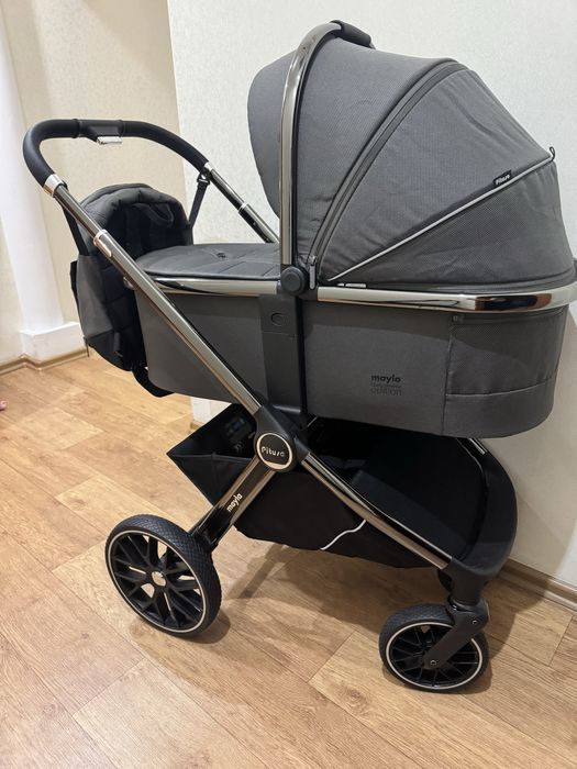 Коляска универсальная Pituso Mayla