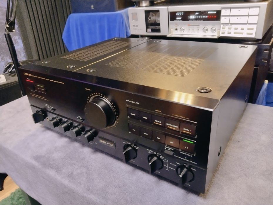 ONKYO Integra A-701D