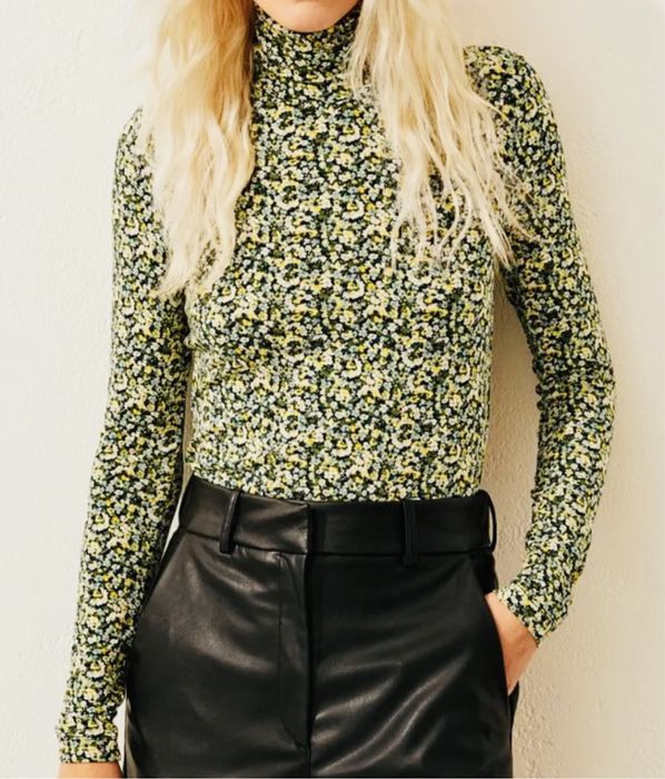 Нов дамски пуловер хс/ с размер