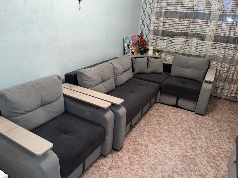 Продаеться Диван Угловой с креслой