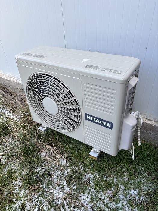 Климатик Хитачи  Hitachi