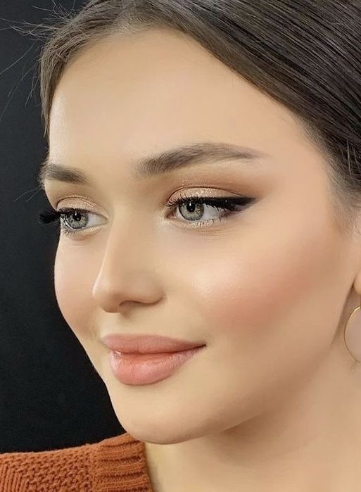 Акция !!Макияж на дому с выездом, локоны по 250 тыс