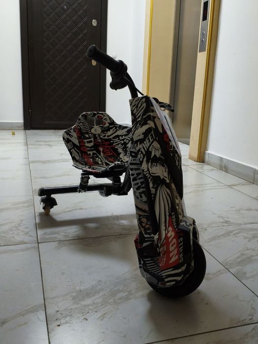 Красно белый дрифткар