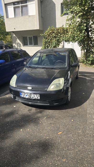 Vând Ford Fiesta 2004