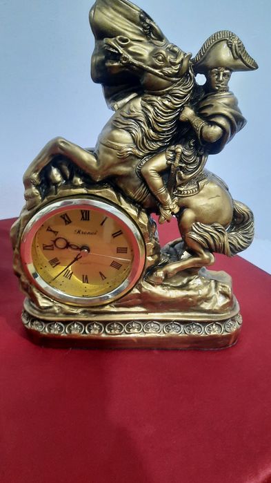 Часы настольные.