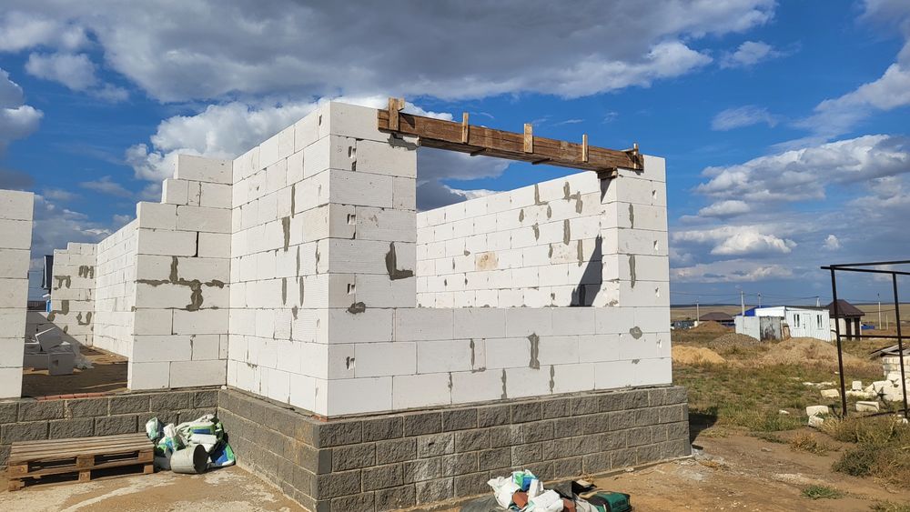 Продам не достроиный дом в Акшат3