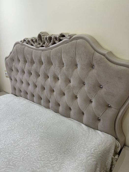 Продаю кровать с 2 тумбочками Мокко